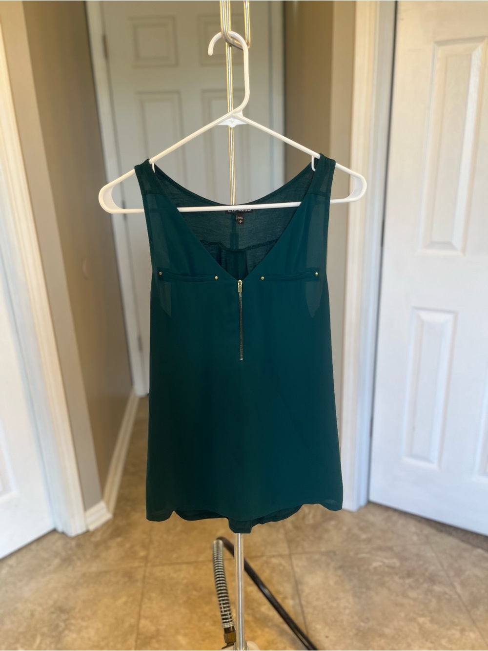 Express Emerald Green Chiffon Zip-Front Sleeveless Shell